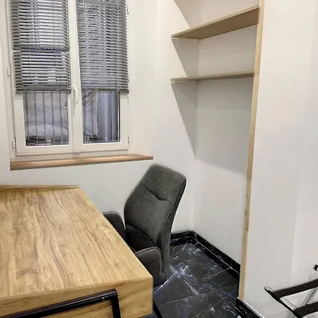 Rep1 - 3 Pieces Avec Balcon En Plein Centre *
