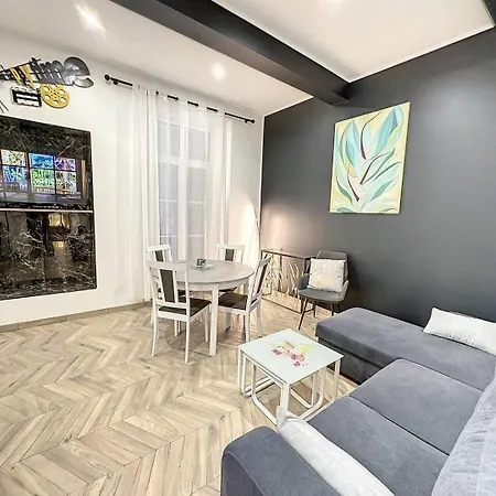 Rep1 - 3 Pieces Avec Balcon En Plein Centre *